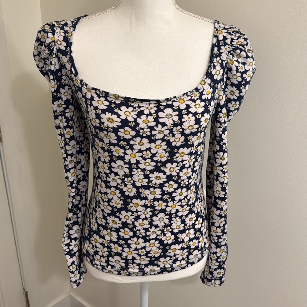 Shein Womens Size Medium Floral Daisy Long Sleeved Top Shirt Blue White Low Cut